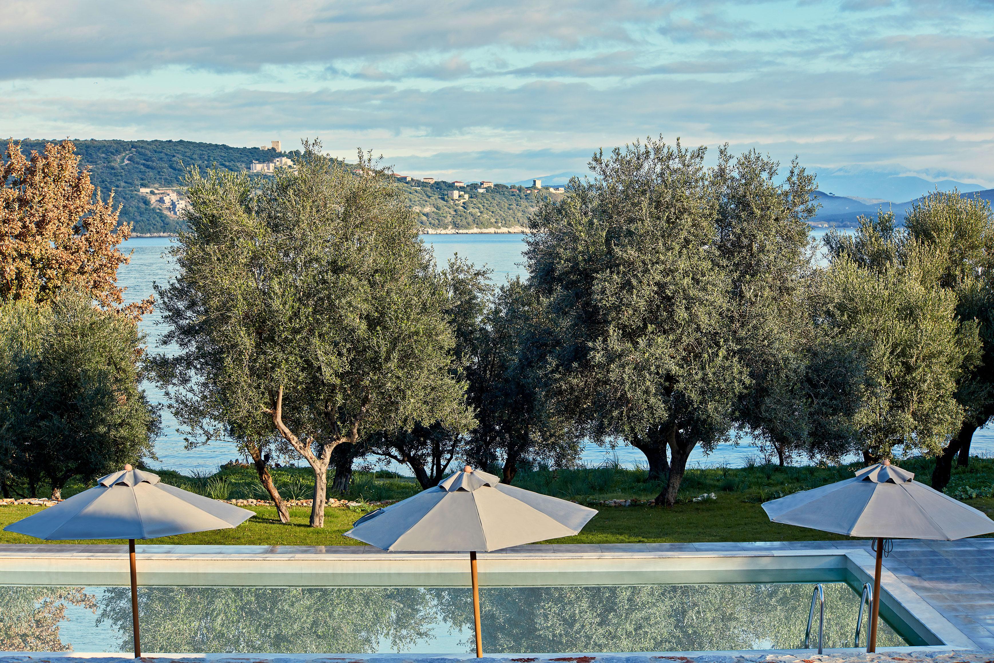 מלון 100 Rizes Seaside Resort- Small Luxury Of The World 4*
