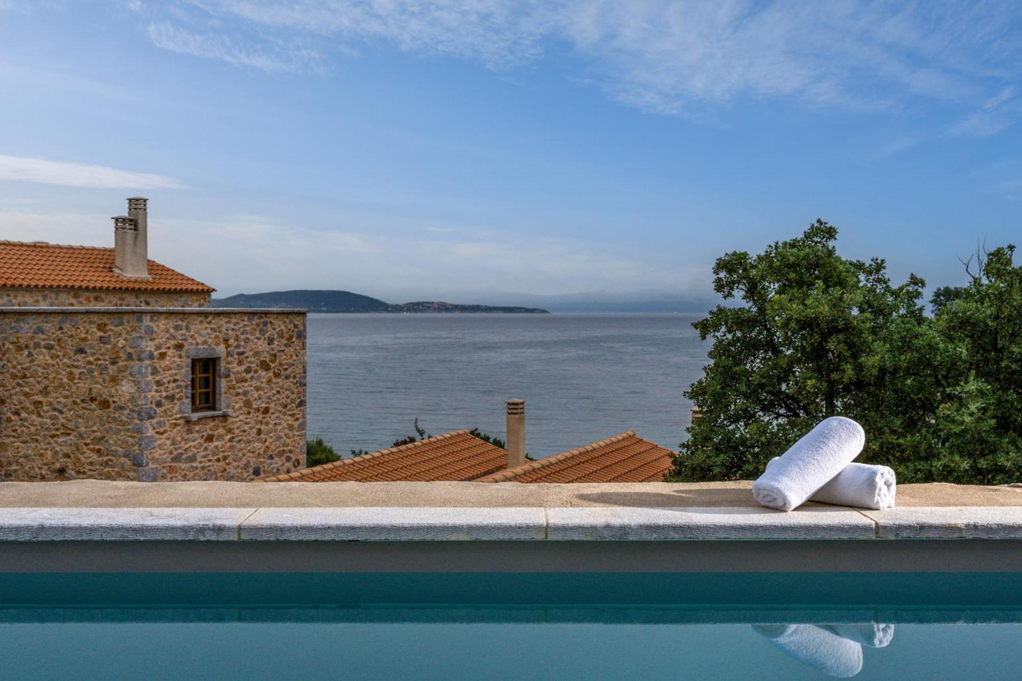 מלון 100 Rizes Seaside Resort- Small Luxury Of The World Kalivia (Laconia)