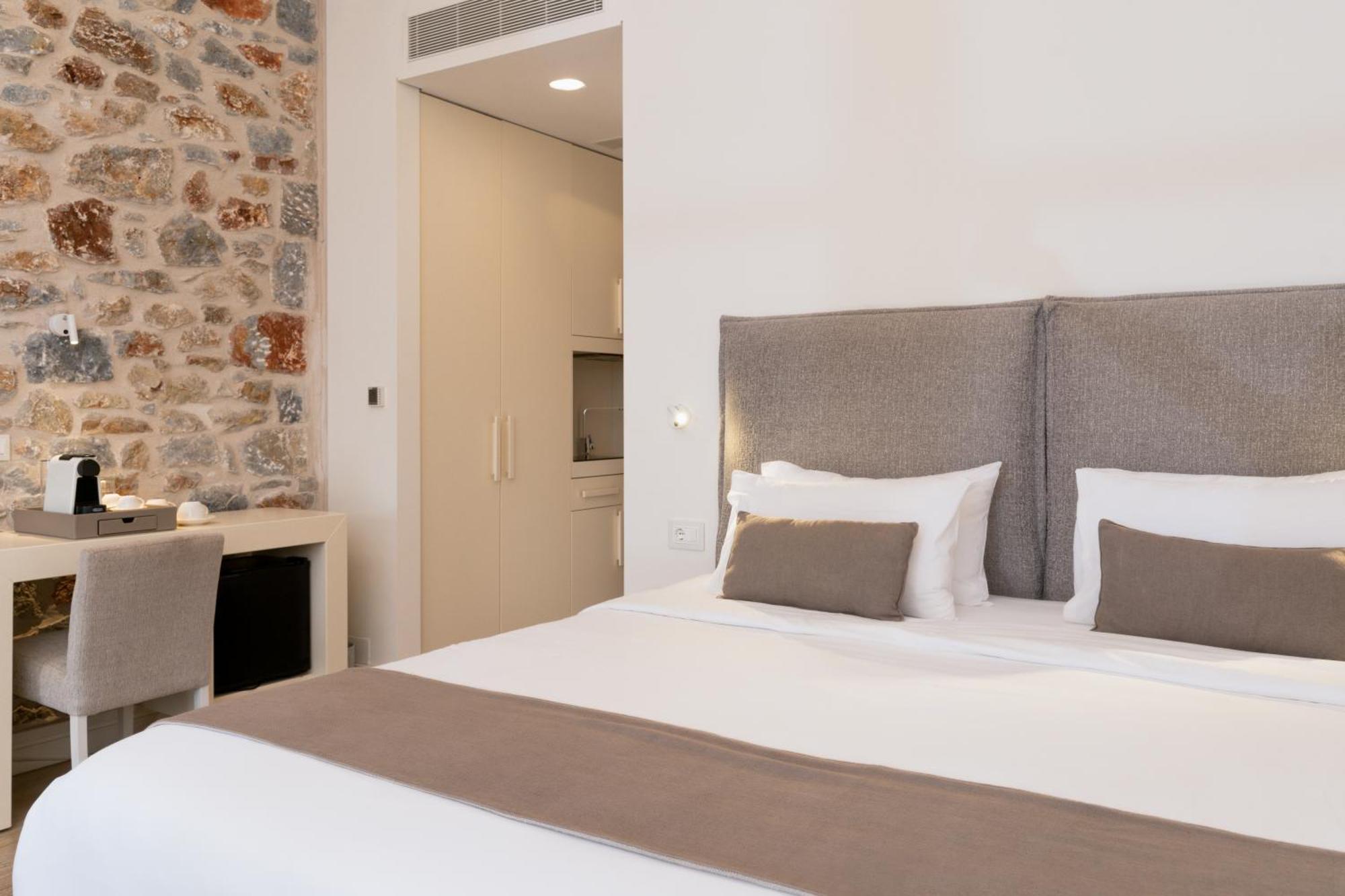 מלון 100 Rizes Seaside Resort- Small Luxury Of The World